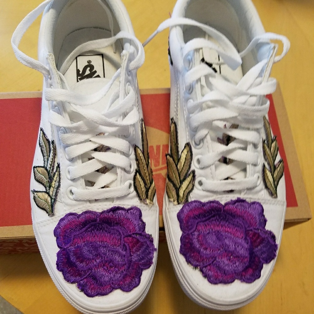 Vans custom Old Skool with embroidered flowers